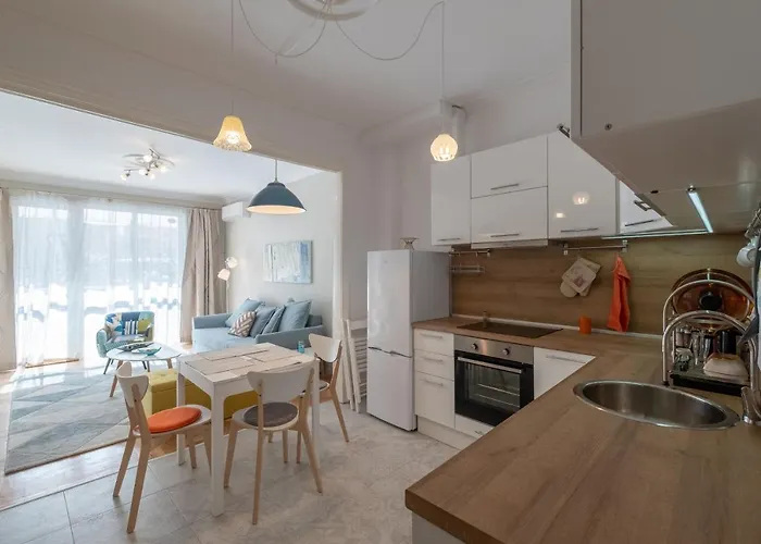 Two Bedroom Apartment Near To Doctors Garden