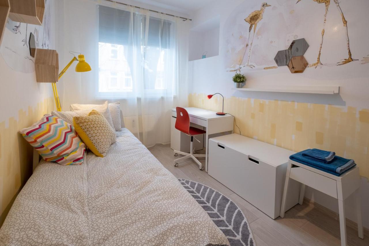 Apartment Two Bedroom Near To Doctors Garden *